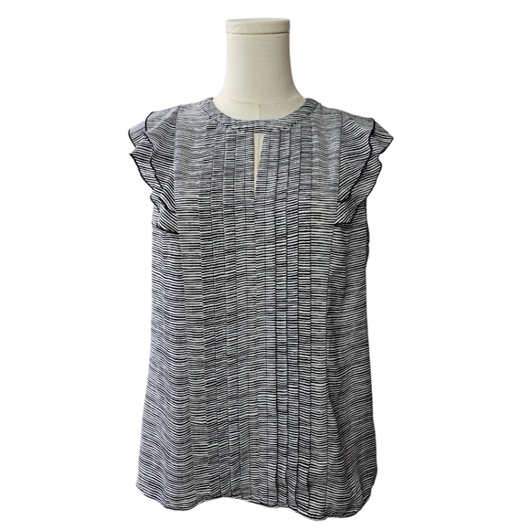 Elle- Black/White Print Ruffle Sleeves Front Pleat Sleeveless Top - Picture 2 of 8